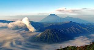 Wisata Alam Indonesia 2025: Keindahan Nusantara dan Tren Liburan Berkelanjutan