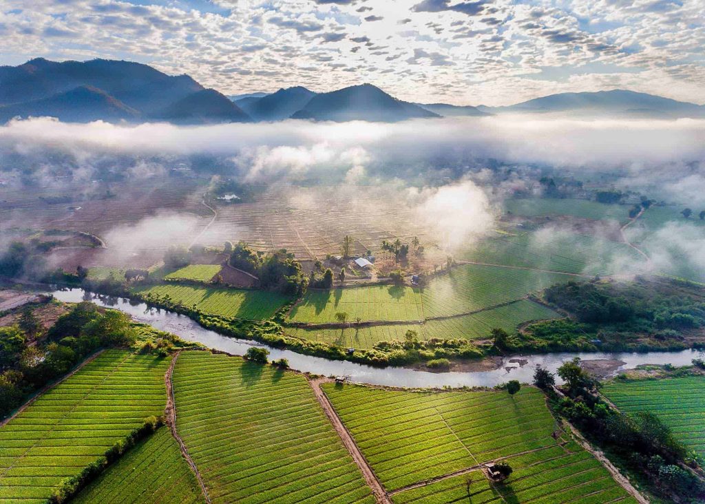 Traveling Indonesia 2025: Desa Wisata, Sustainable Tourism, dan Pengalaman Digital